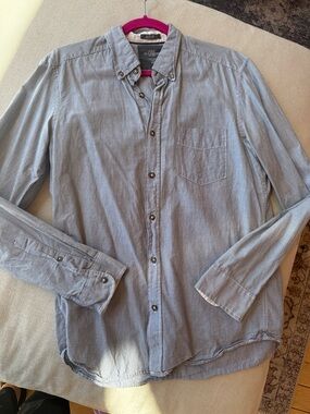 H&M Light Blue Striped Long-Sleeve Button-Down Shirt